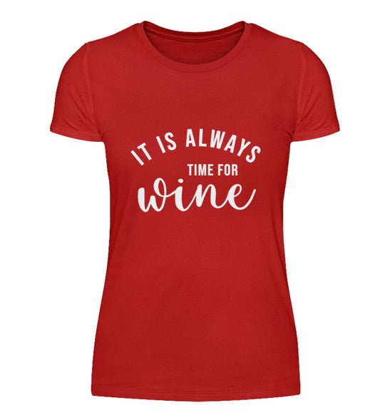 Produktansicht Damen-T-Shirt „It is always time for wine“ in Rot mit groß mittigem Druck auf der Vorderseite.