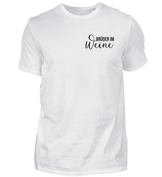 Brüder im Weine Herren Basic T-Shirt in Weiß mit kleinem schwarzem Brustmotiv.