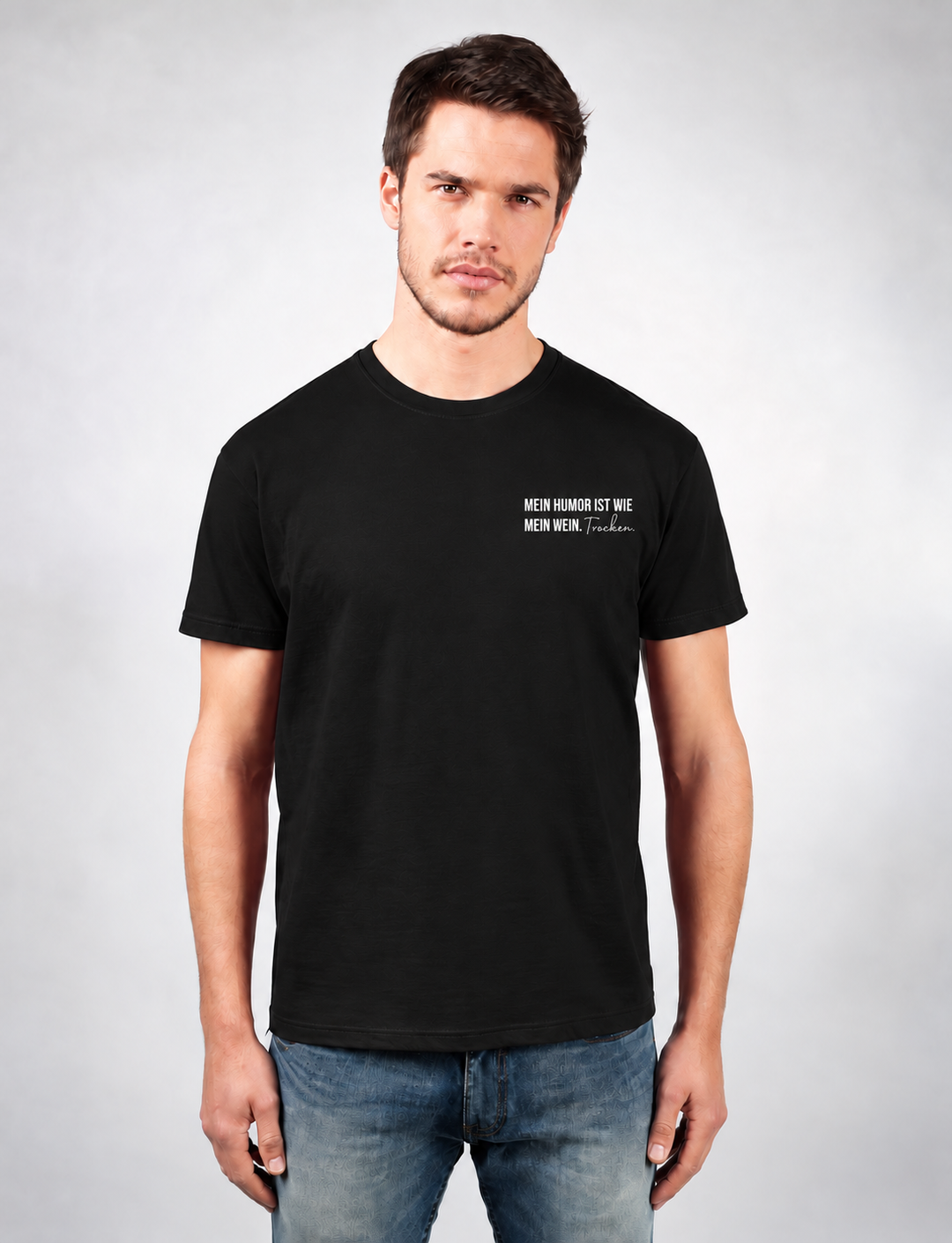Trockener Humor – Herren T-Shirt Schwarz, vorhandenes Modelbild digital angepasst