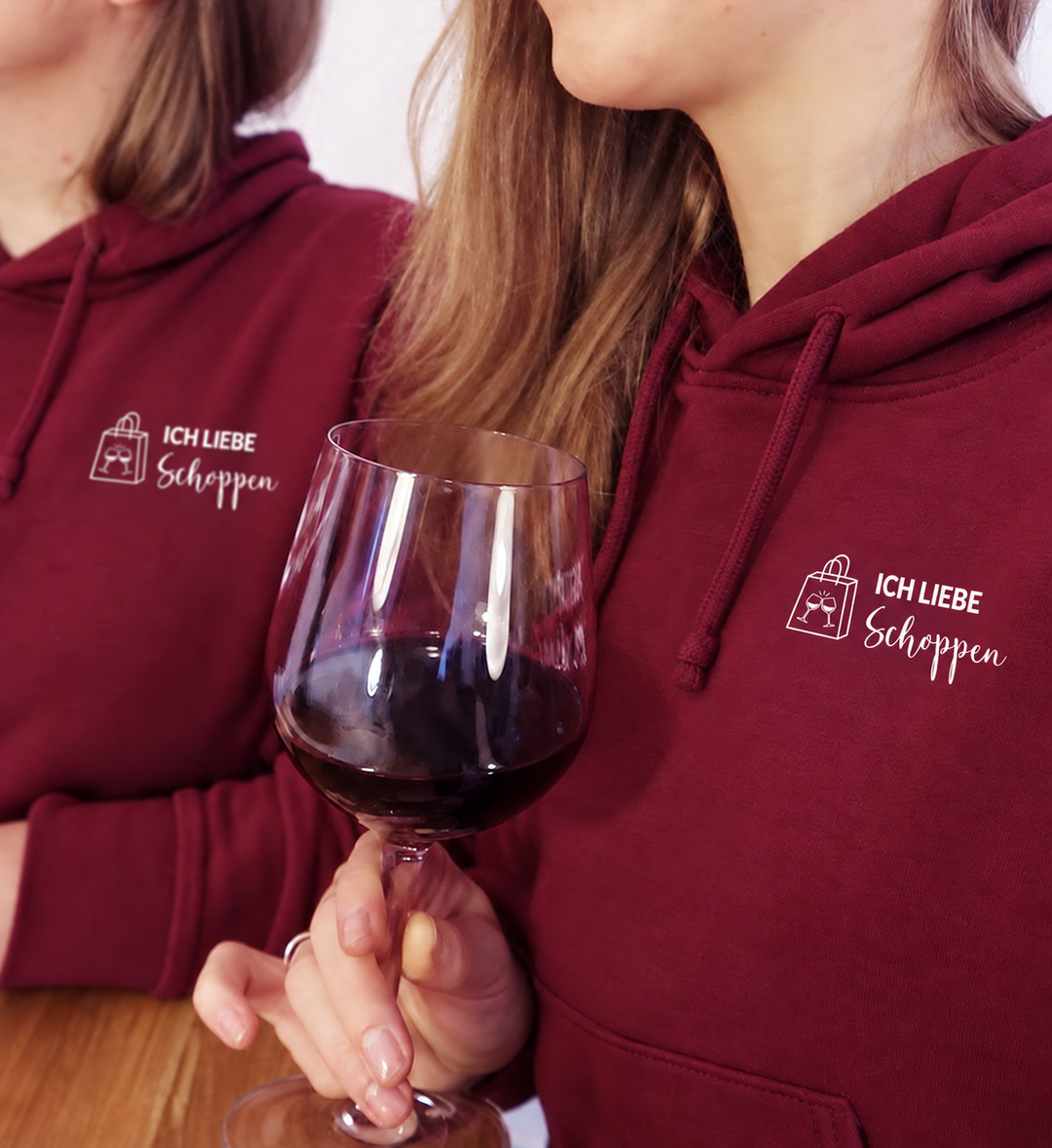 Ich liebe Schoppen – hoodie – eigenes Modelbild mit kleinem Brustmotiv