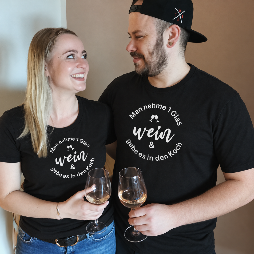 Wein in den Koch – Damen Basic T-Shirt – eigenes Model ohne Jana, Schwarz