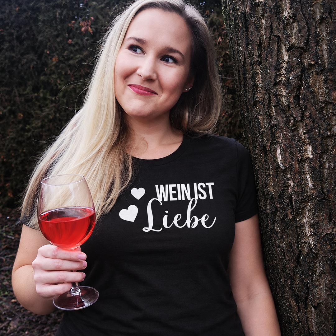 Wein ist Liebe – Damen T-Shirt – eigene Models ohne Jana, Schwarz