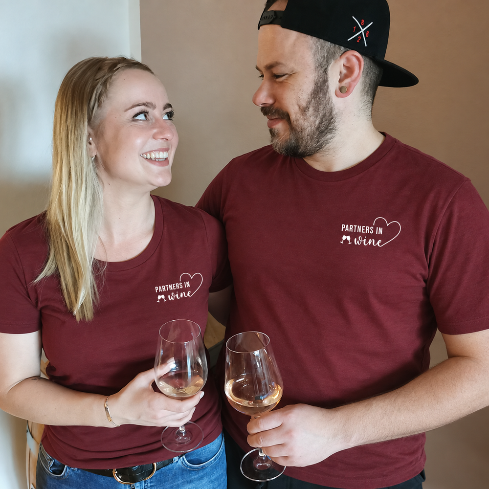 partners premium paar bordeaux ersatz – vorhandene eigene Models ohne Jana, Kleidung und Originalmotiv digital angepasst