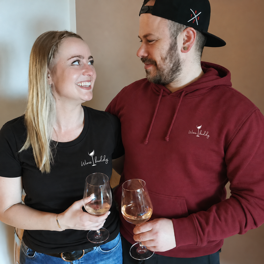 Wine buddy – Unisex Basic Hoodie – eigene Trageansicht digital angepasst
